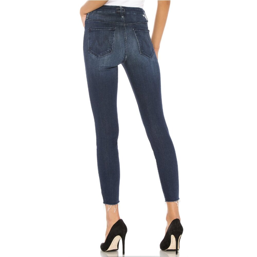 MOTHER High Waisted Looker Ankle Fray Jeans in Tongue and Chic - Size 30 - Picture 2 of 16